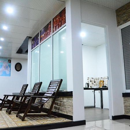 Kandyan Holiday Center And Kandyan Feel Free Homestay Buitenkant foto