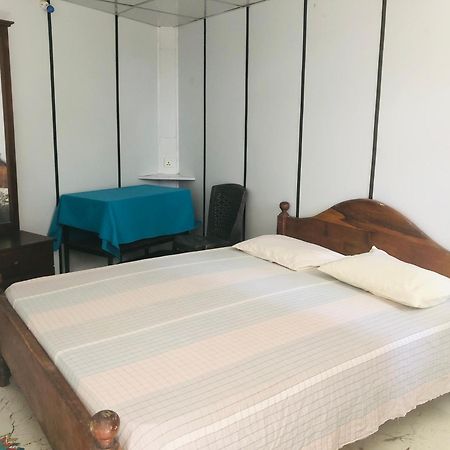 Kandyan Holiday Center And Kandyan Feel Free Homestay Buitenkant foto