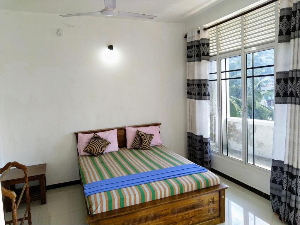 Kandyan Holiday Center And Kandyan Feel Free Homestay Buitenkant foto