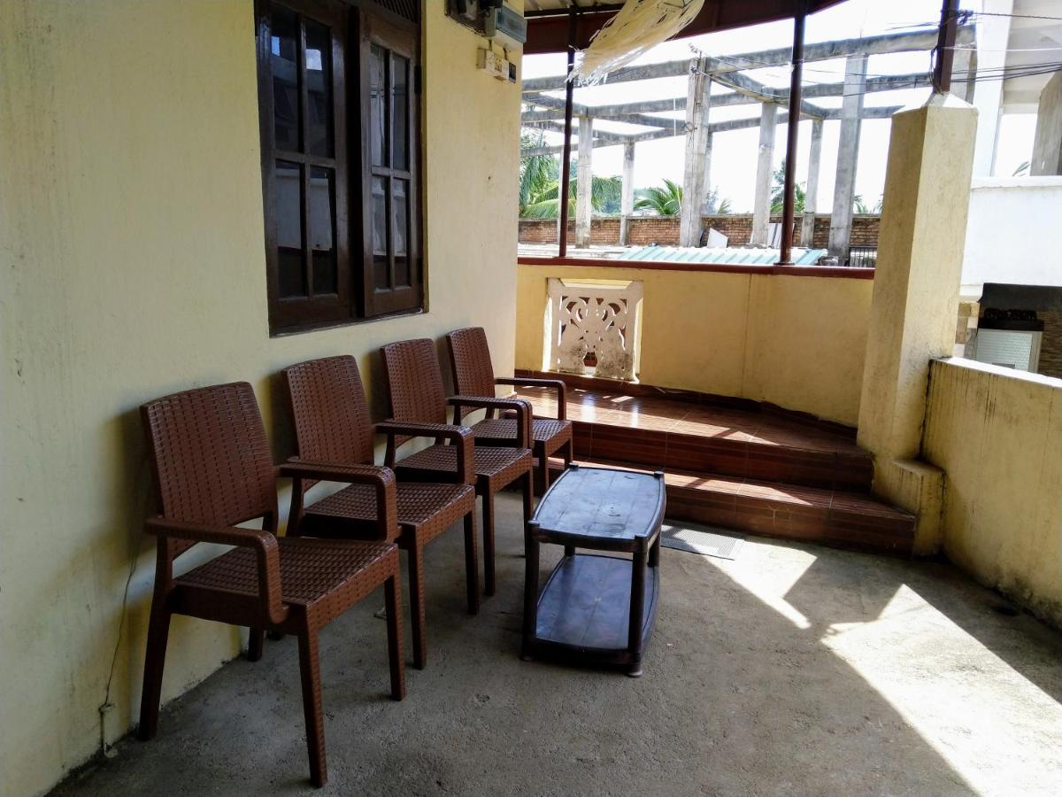 Kandyan Holiday Center And Kandyan Feel Free Homestay Buitenkant foto