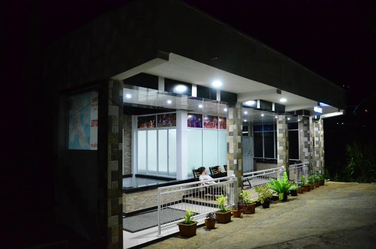 Kandyan Holiday Center And Kandyan Feel Free Homestay Buitenkant foto