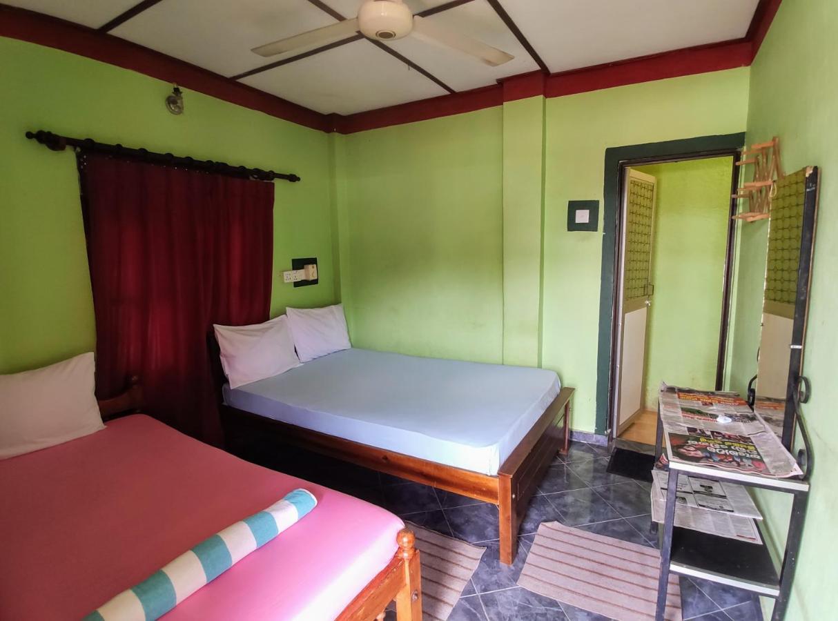 Kandyan Holiday Center And Kandyan Feel Free Homestay Buitenkant foto