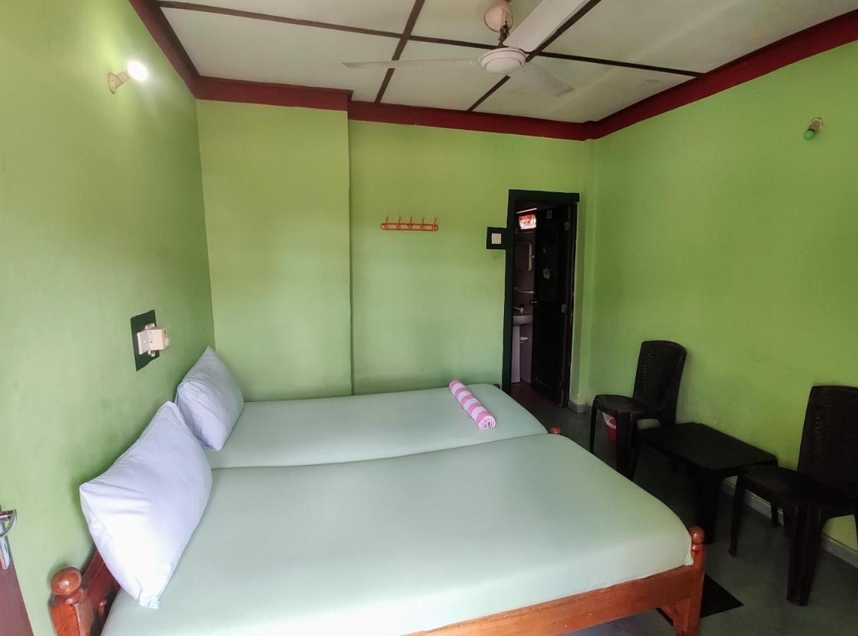 Kandyan Holiday Center And Kandyan Feel Free Homestay Buitenkant foto