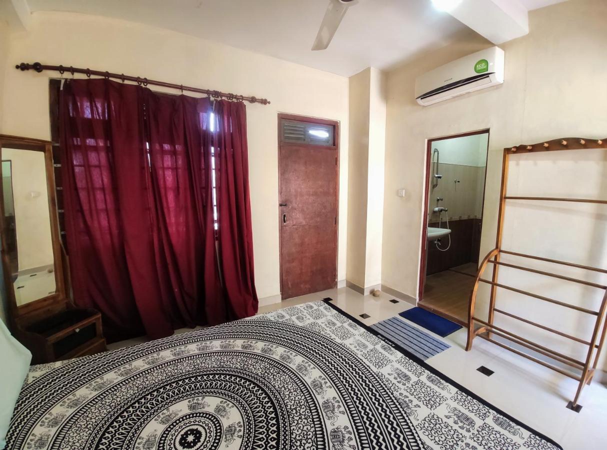 Kandyan Holiday Center And Kandyan Feel Free Homestay Buitenkant foto