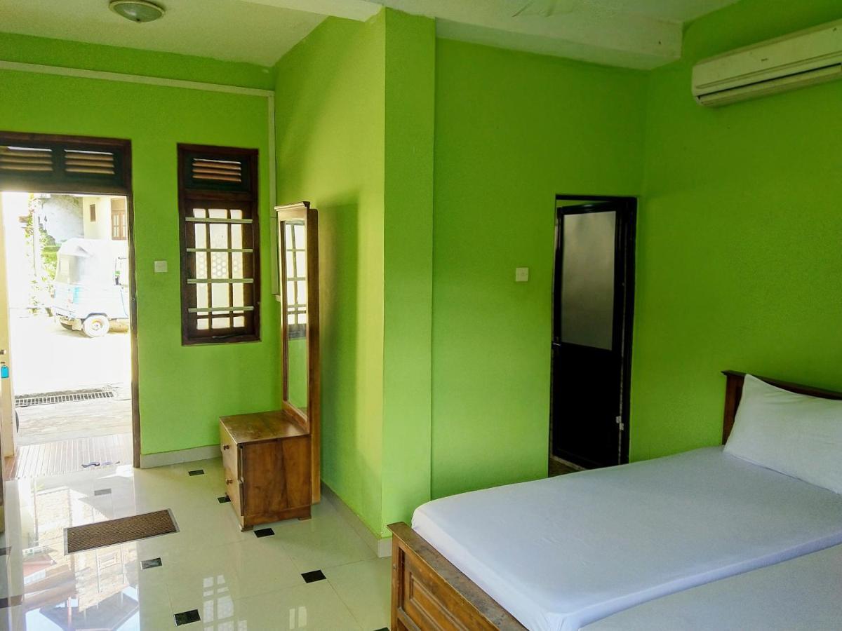 Kandyan Holiday Center And Kandyan Feel Free Homestay Buitenkant foto