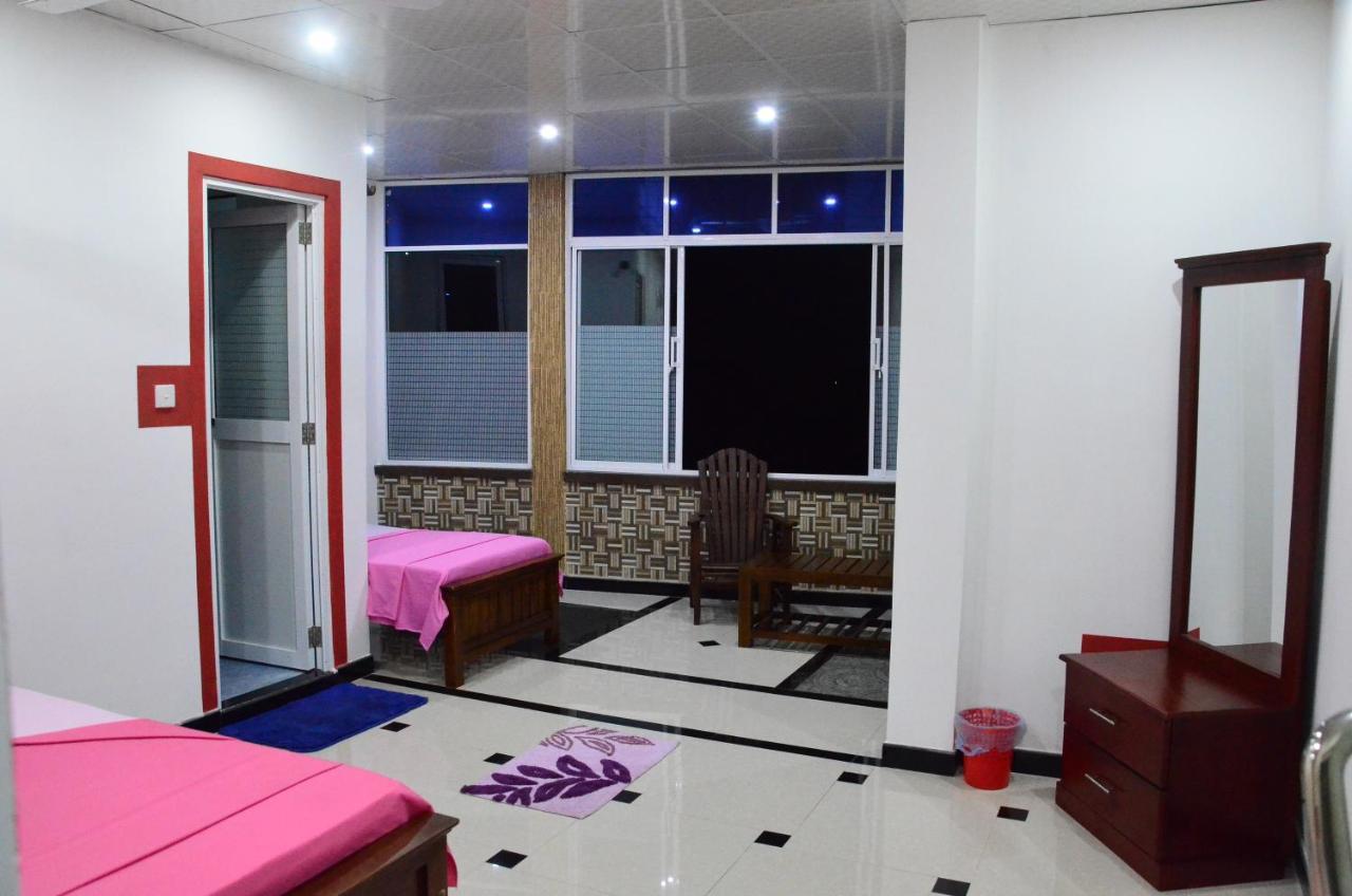 Kandyan Holiday Center And Kandyan Feel Free Homestay Buitenkant foto